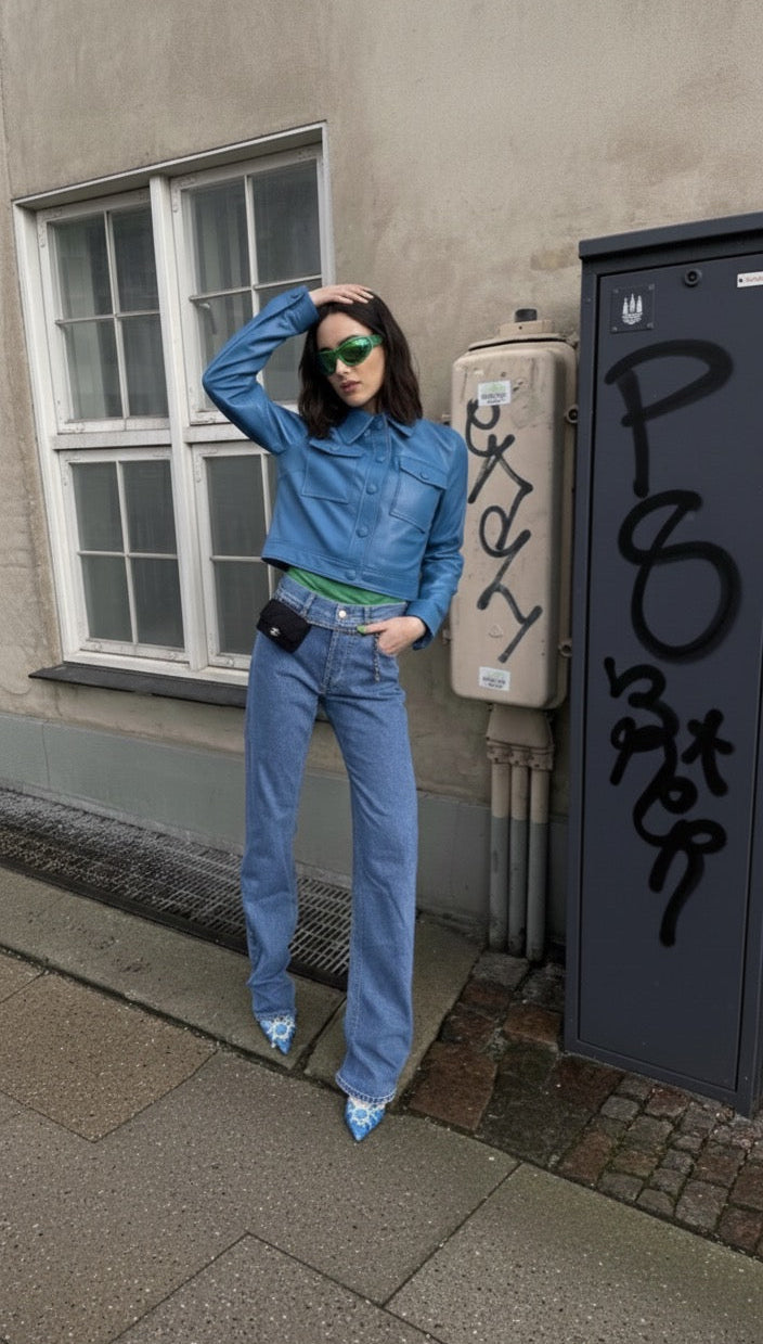 Trucker Belle – Veste en Cuir Femme Cintrée | Collection 2026