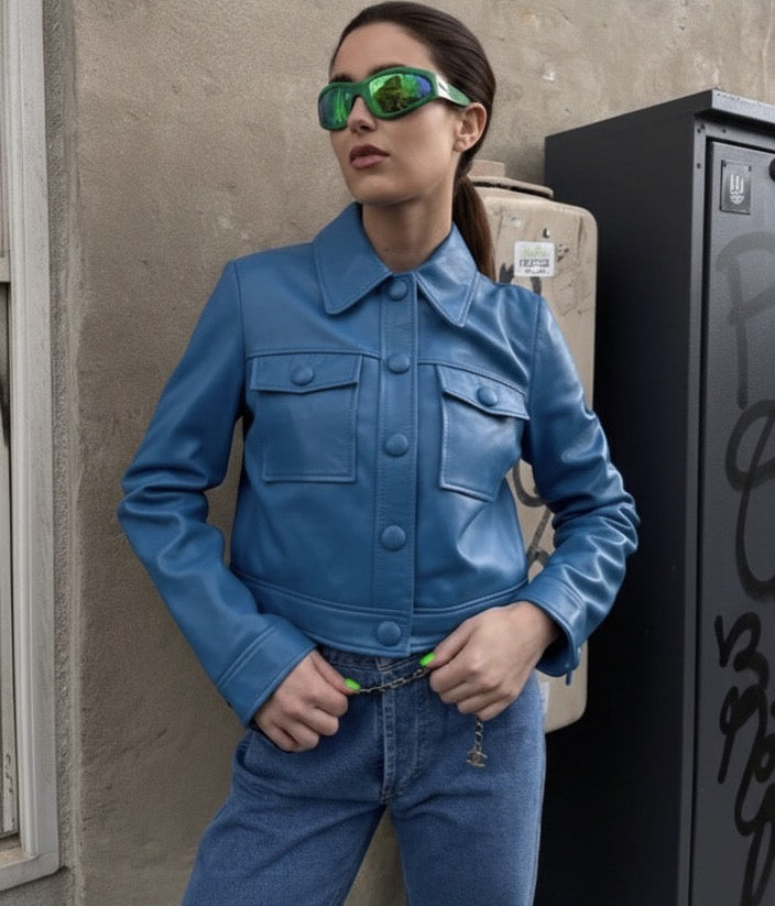 Trucker Belle – Veste en Cuir Femme Cintrée | Collection 2026