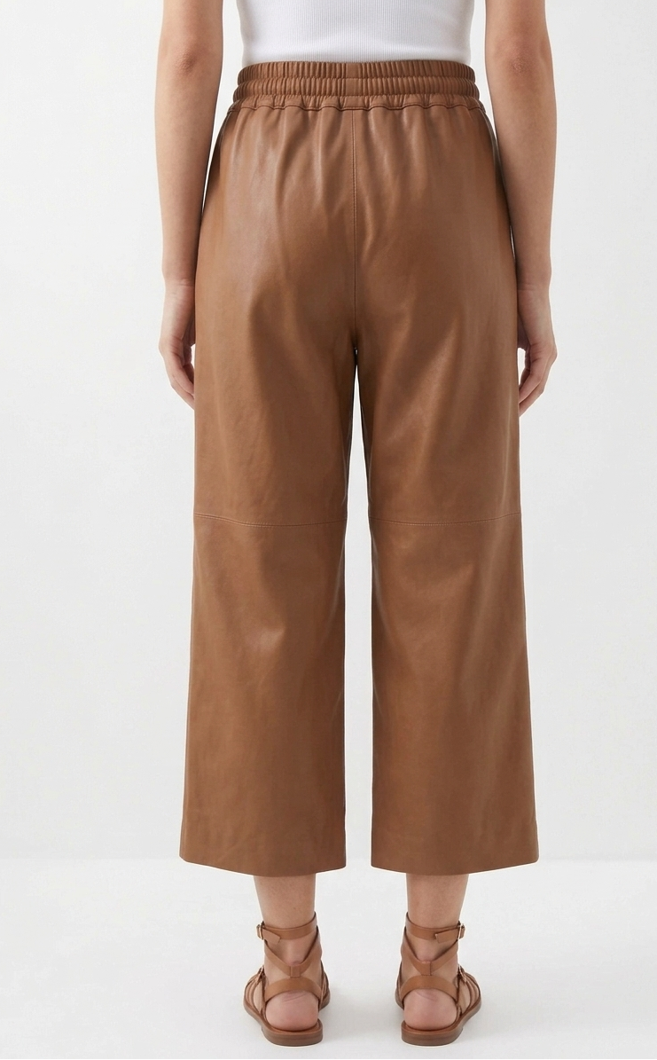 Pantalon cuir femme 3/4 oversize en cuir souple couleur mastic