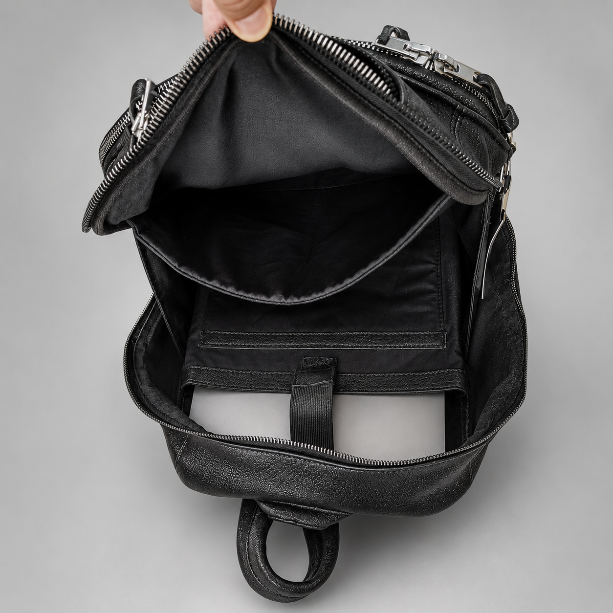 sac à dos cuir homme, sac à dos cuir luxe, sac à dos voyage cuir, sac à dos business, sac ordinateur cuir, sac à dos premium, sac à dos maroc, sac à dos cuir véritable, backpack leather, luxury leather backpack, sac à dos multifonction.